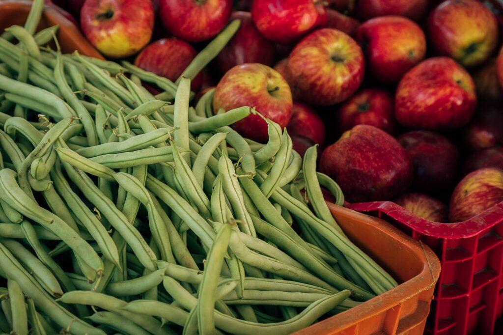 Green Beans And Red Apples