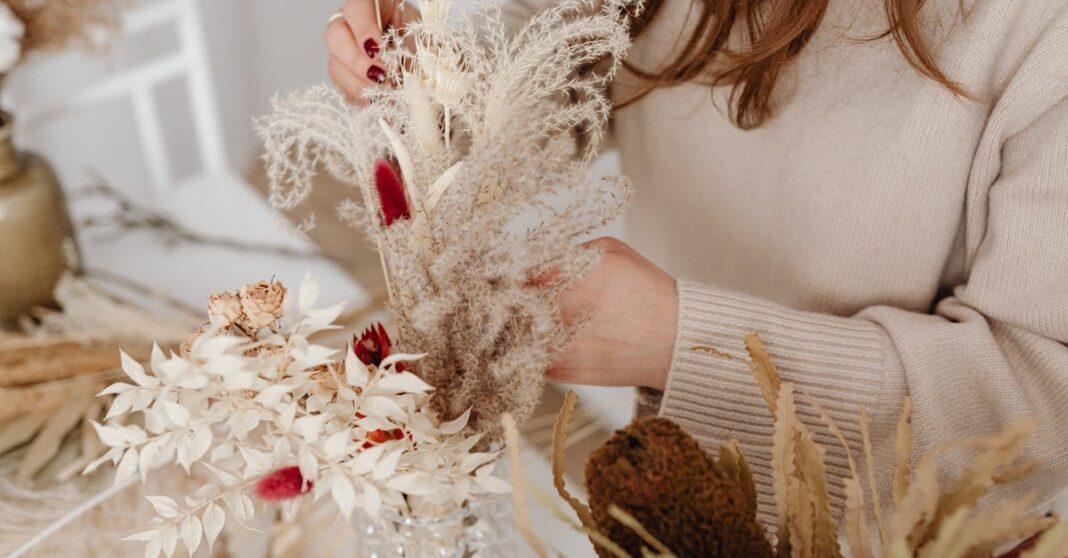 découvrez des idées inspirantes pour décorer votre intérieur avec élégance cet automne. plantes, couleurs chaudes et accessoires raffinés, créez une ambiance chaleureuse et accueillante pour célébrer la beauté de la saison.