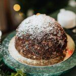 découvrez le poinsettia, une plante d'intérieur emblématique aux feuilles colorées, symbole des fêtes de fin d'année. apprenez comment en prendre soin et comment l'intégrer dans votre décoration pour apporter une touche chaleureuse à votre foyer.