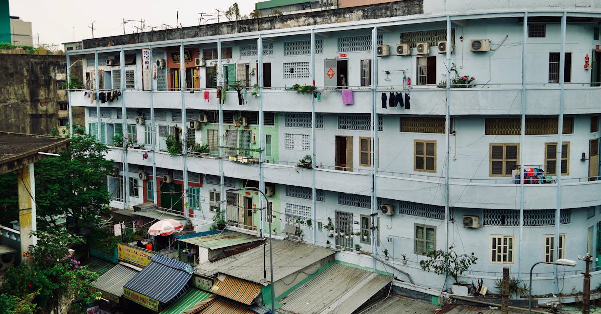 découvrez notre guide complet sur les balcons : idées d'aménagement, styles décoratifs et conseils pratiques pour transformer votre espace extérieur en un lieu de détente et de convivialité. profitez pleinement de vos balcons avec nos astuces inspirantes !