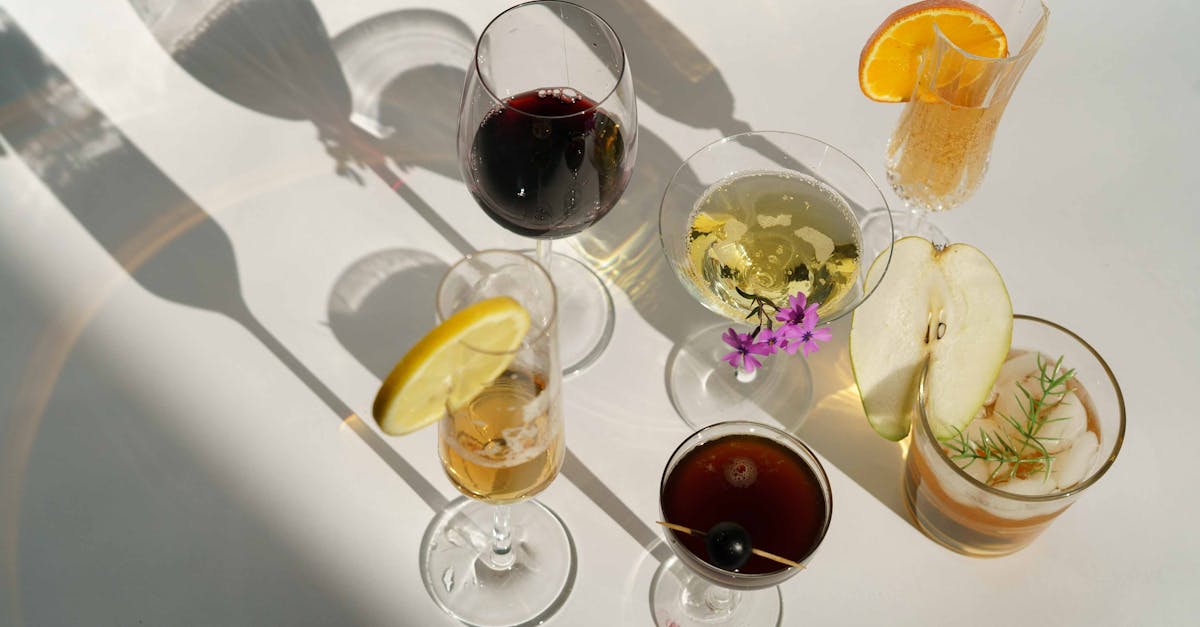 découvrez les différentes variétés de cerises, leurs caractéristiques, saveurs et utilisations. apprenez à choisir les meilleures cerises pour vos recettes ou votre jardin.