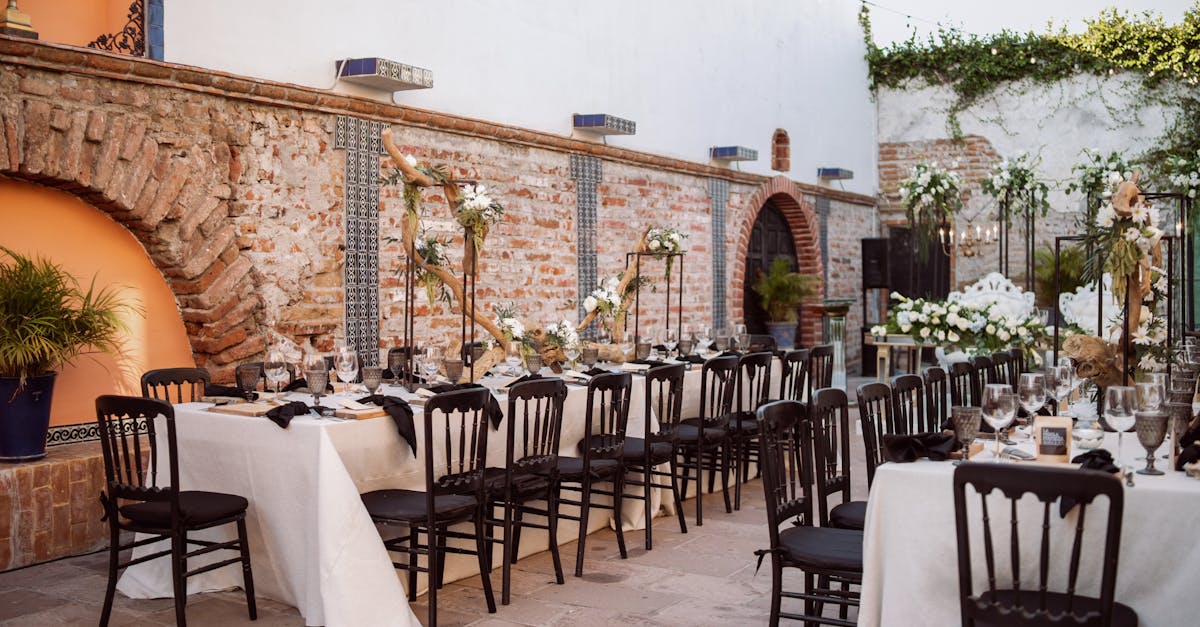 découvrez nos arrangements floraux extérieurs qui embellissent vos espaces de vie en plein air. parfaits pour les jardins, balcons ou événements, nos créations allient couleurs et fraîcheur pour apporter une touche naturelle à votre décoration.