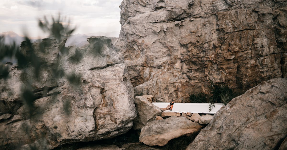 découvrez le luxe et le bien-être avec notre spa extérieur, un espace relaxant en harmonie avec la nature. profitez de soins apaisants, de bains à remous et d'installations modernes pour une expérience inoubliable en plein air.
