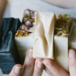 Guide pratique sur les variétés de lavande découvrez les différentes variétés de lavande, leurs caractéristiques uniques, et comment les cultiver pour embellir vos jardins et profiter de leurs arômes apaisants.