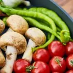 découvrez tout sur le poivron, ce légume coloré et savoureux. apprenez ses bienfaits nutritionnels, ses variétés, ainsi que des astuces pour le cuisiner. idéal pour rehausser vos plats tout en ajoutant une touche de couleur et de santé à votre alimentation.