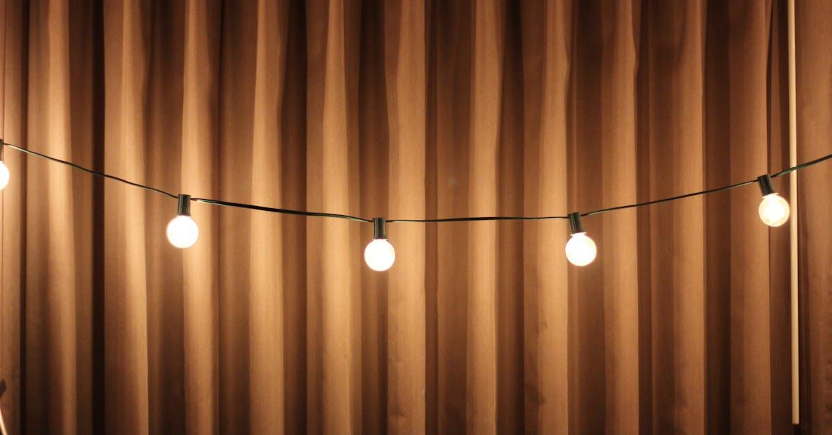 découvrez notre sélection de ampoules pour illuminer votre intérieur et extérieur. des led écoénergétiques aux ampoules décoratives, trouvez l'éclairage parfait pour chaque ambiance et chaque besoin. transformez votre espace avec style et efficacité.