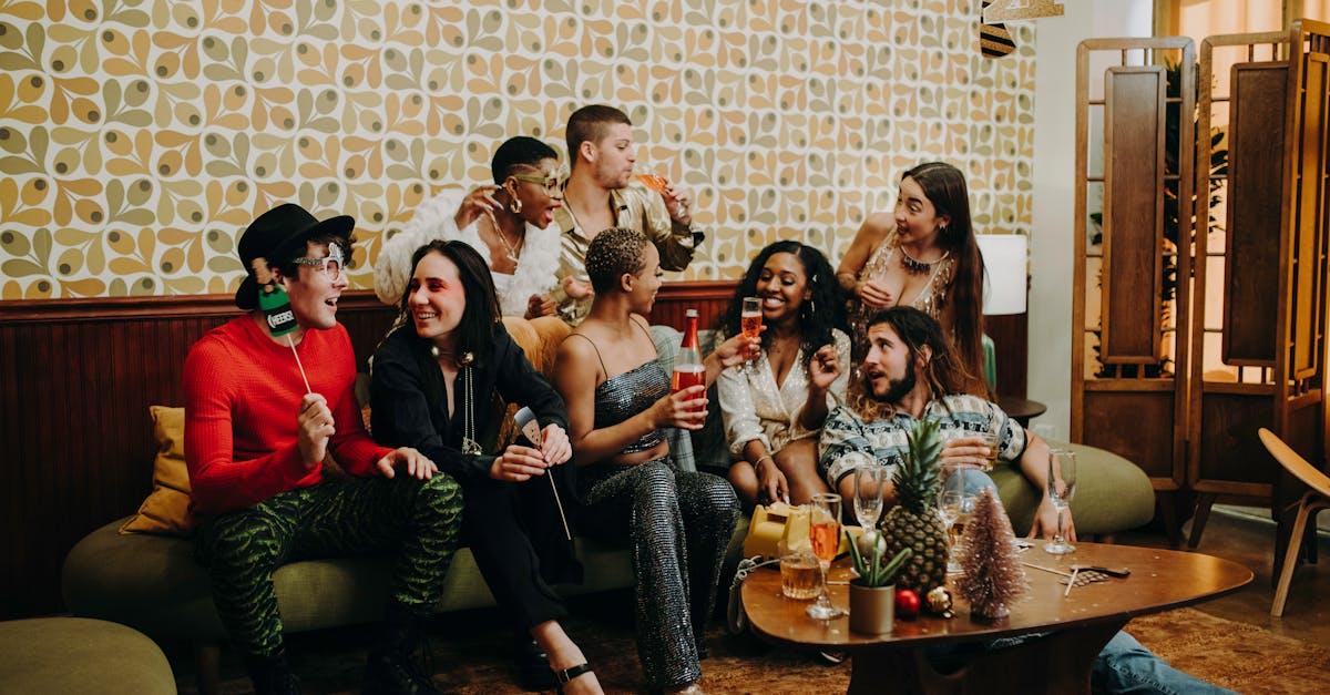 découvrez une sélection festive de cocktails de noël qui ajouteront une touche magique à vos célébrations. des recettes savoureuses et originales pour éblouir vos invités et ravir vos papilles pendant les fêtes.