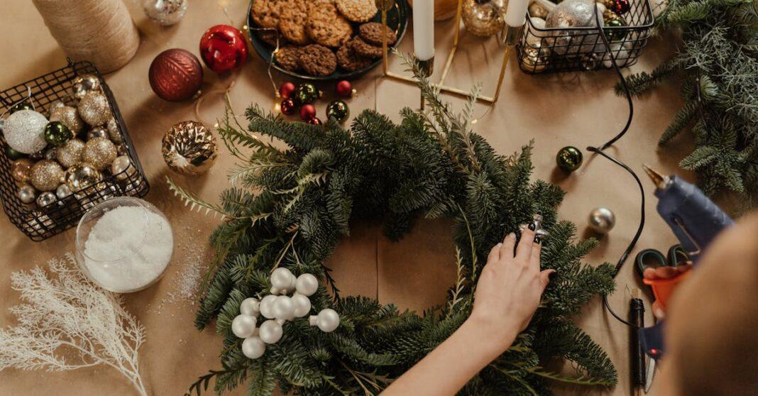 découvrez des idées merveilleuses pour décorer votre sapin de noël avec des ornements uniques et festifs. apportez une touche magique à votre décoration de noël grâce à notre sélection d'accessoires et de conseils inspirants.