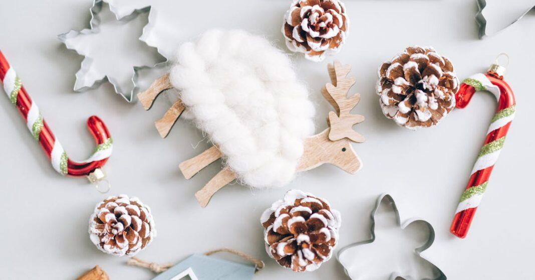 découvrez des idées créatives et personnalisées pour des décorations de noël diy. transformez votre maison en un véritable pays des merveilles festif grâce à nos astuces et tutoriels faciles à suivre. laissez libre cours à votre imagination et créez des ornements uniques qui raviront vos proches !