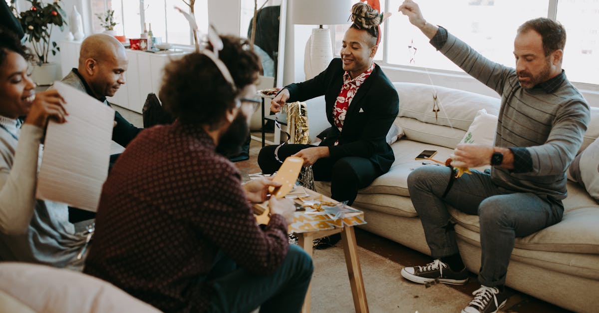 découvrez des idées créatives et faciles pour réaliser vous-même des décorations de noël qui feront briller votre maison. transformez votre décoration festive avec des astuces diy uniques et inspirantes.