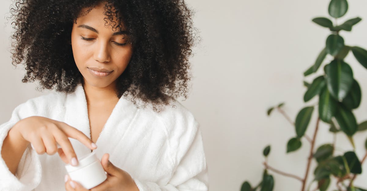 découvrez notre gamme de cosmétiques pour le visage et le corps, alliant ingrédients naturels et efficacité. offrez à votre peau le soin qu'elle mérite avec nos produits innovants et respectueux de l'environnement.