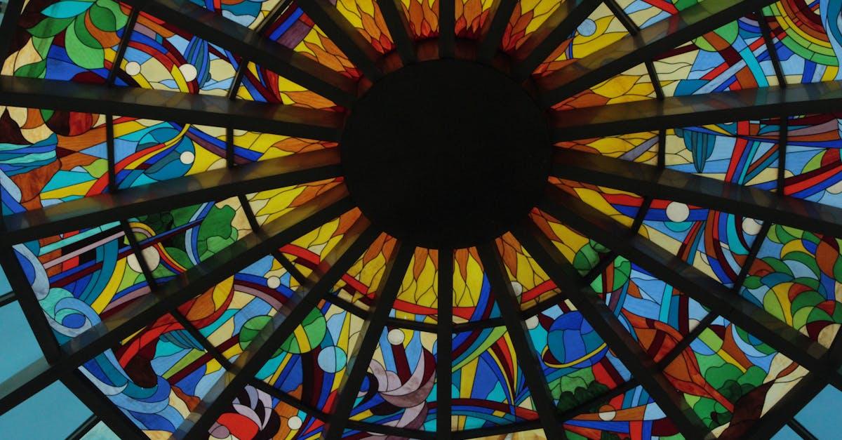 découvrez l'art de l'illumination, une exploration fascinante des différentes techniques et styles d'éclairage qui transforment les espaces et créent des ambiances uniques. idéal pour les passionnés de décoration et d'architecture, notre guide vous révèle des astuces et inspirations pour illuminer votre intérieur et extérieur avec élégance.