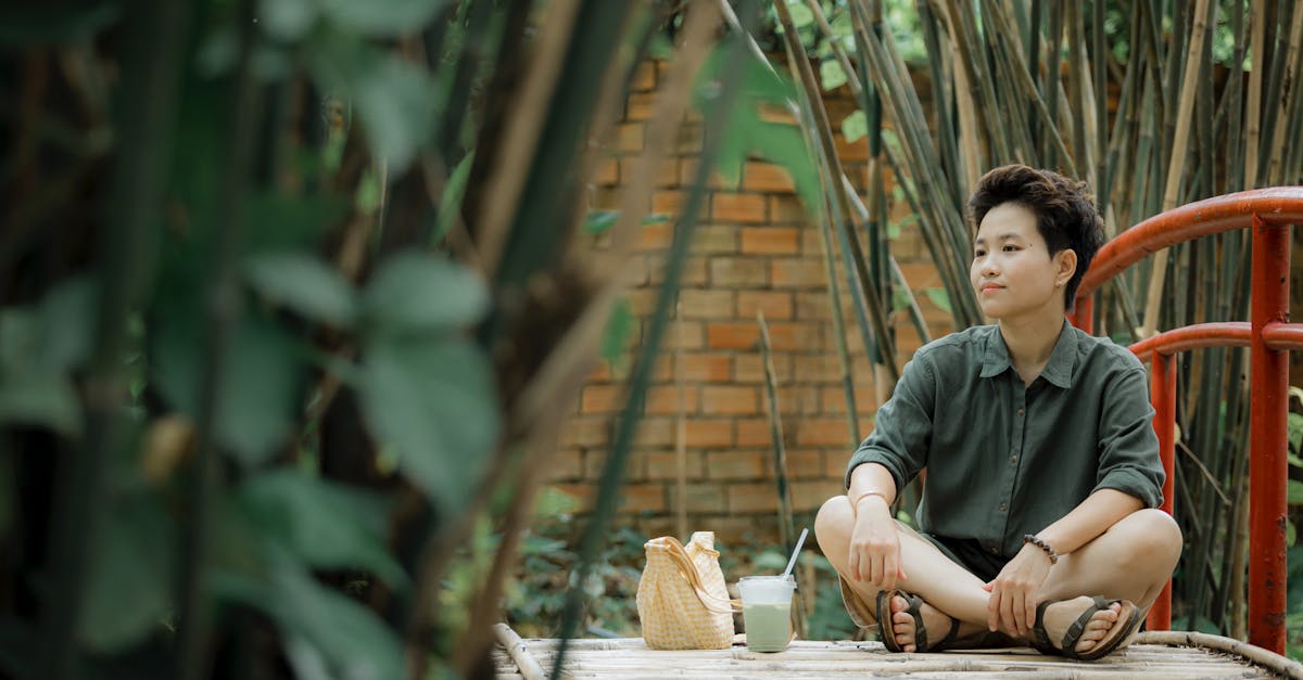 découvrez un jardin relaxant où la nature et la sérénité se rencontrent. profitez d'un espace apaisant, idéal pour se ressourcer et se reconnecter avec soi-même. plantes luxuriantes, ambiance paisible et coins confortables vous attendent pour des moments de détente inoubliables.