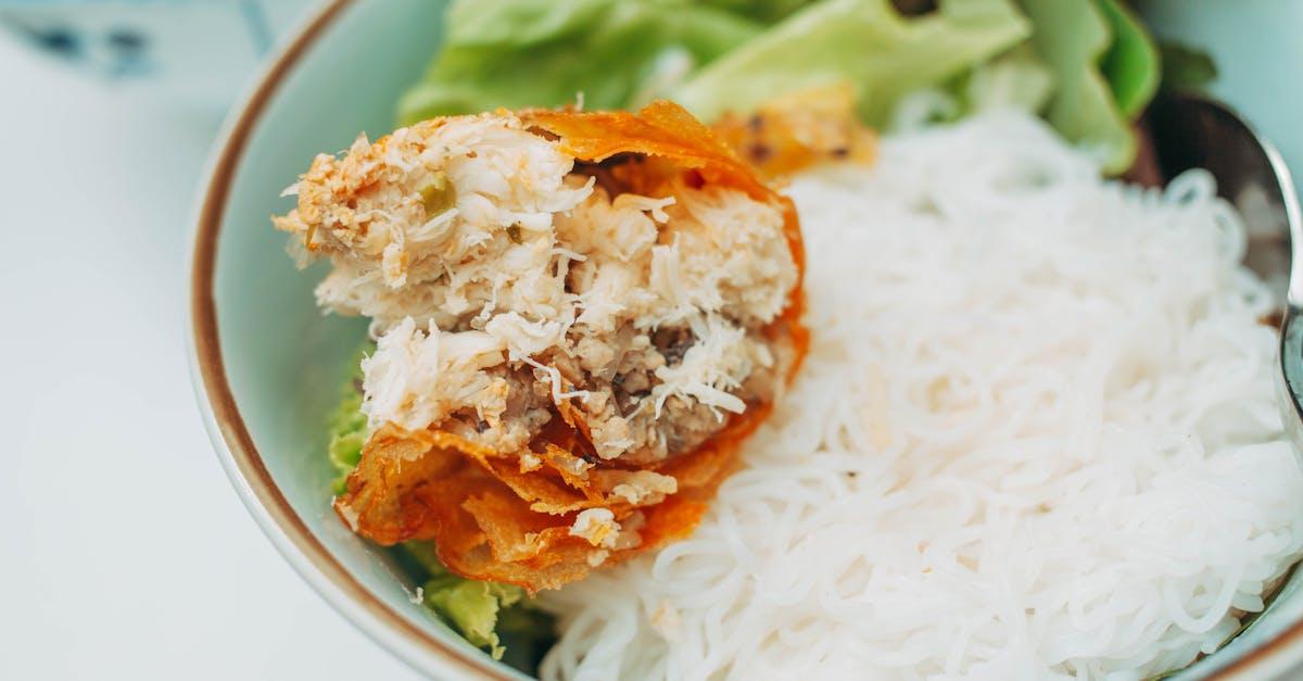 découvrez tout ce qu'il faut savoir sur le frelon asiatique : identification, dangers, impact sur la biodiversité et conseils pour se protéger et agir efficacement.