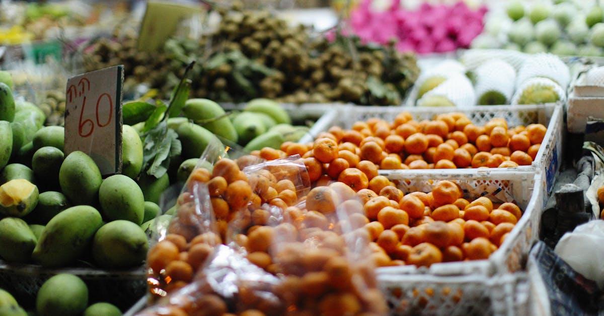 découvrez le calamondin, un agrume tropical au goût acidulé, idéal pour parfumer vos desserts et boissons. apprenez à cultiver, entretenir et utiliser ce petit fruit vitaminé chez vous.