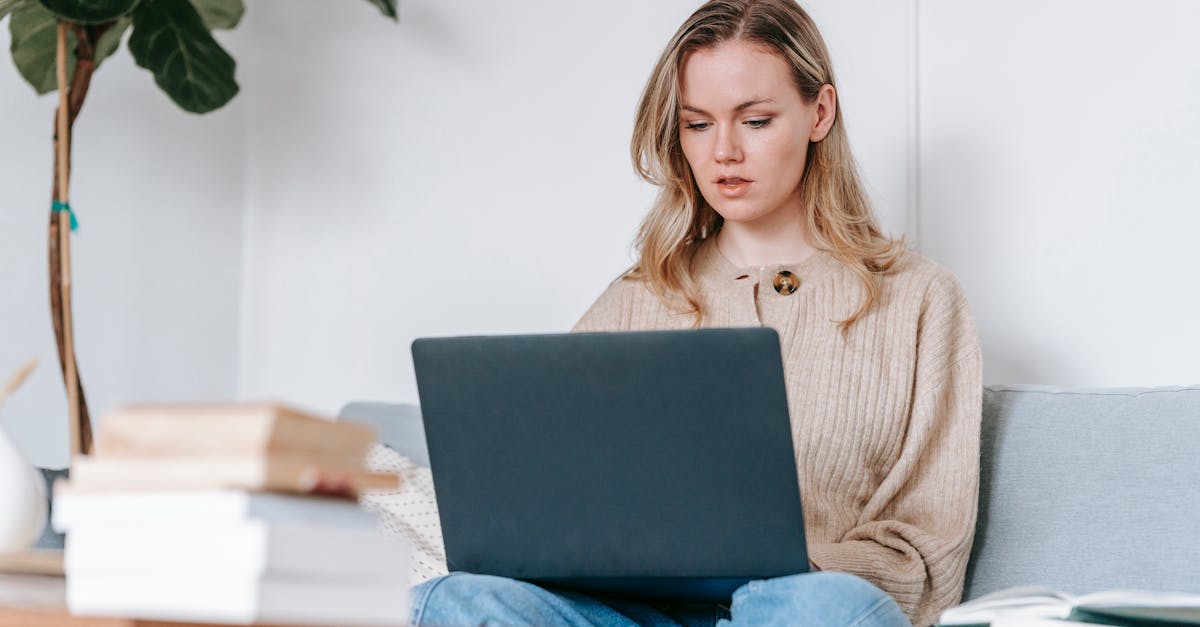 découvrez tout ce qu'il faut savoir sur le ficus : conseils d'entretien, astuces pour le rempotage et idées déco pour sublimer votre intérieur avec cette plante verte populaire.