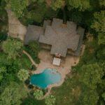 solutions astucieuses pour créer un brise-vue apaisant dans votre jardin découvrez des solutions efficaces pour préserver votre intimité au jardin : clôtures, haies naturelles, panneaux et astuces déco pour créer un espace extérieur à l’abri des regards.