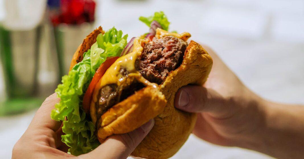 découvrez la tomate maestria, une variété savoureuse reconnue pour sa chair ferme et son goût authentique. idéale pour les salades et les plats cuisinés, la tomate maestria séduira tous les amateurs de cuisine saine et gourmande.
