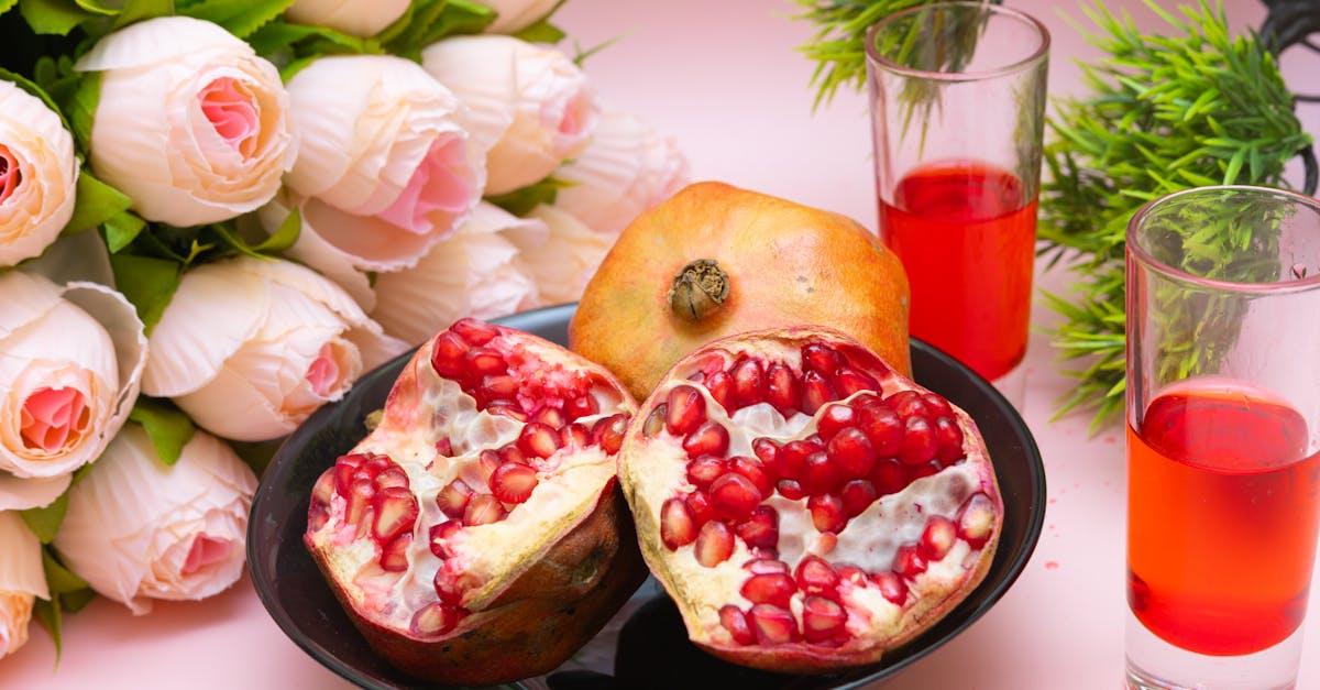 découvrez l'art de la taille des rosiers pour favoriser leur croissance et leur floraison. apprenez les techniques indispensables pour entretenir vos roses et sublimer votre jardin.