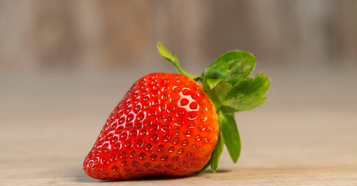 découvrez tout sur la fraise : fruit savoureux, riche en vitamines, bienfaits pour la santé, idées de recettes et conseils pour la cultiver facilement dans votre jardin.