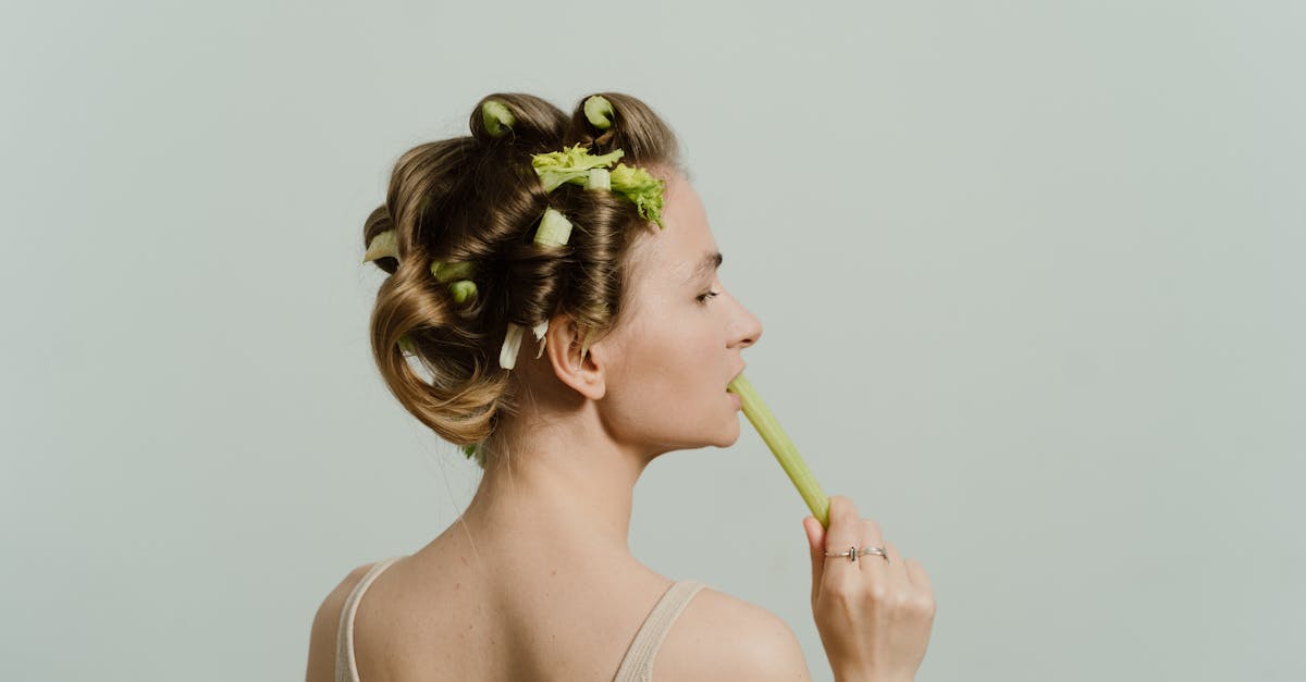 découvrez tout sur le céleri : ses bienfaits pour la santé, des idées de recettes simples et comment l’intégrer facilement à votre alimentation pour profiter de ses nombreuses vertus.