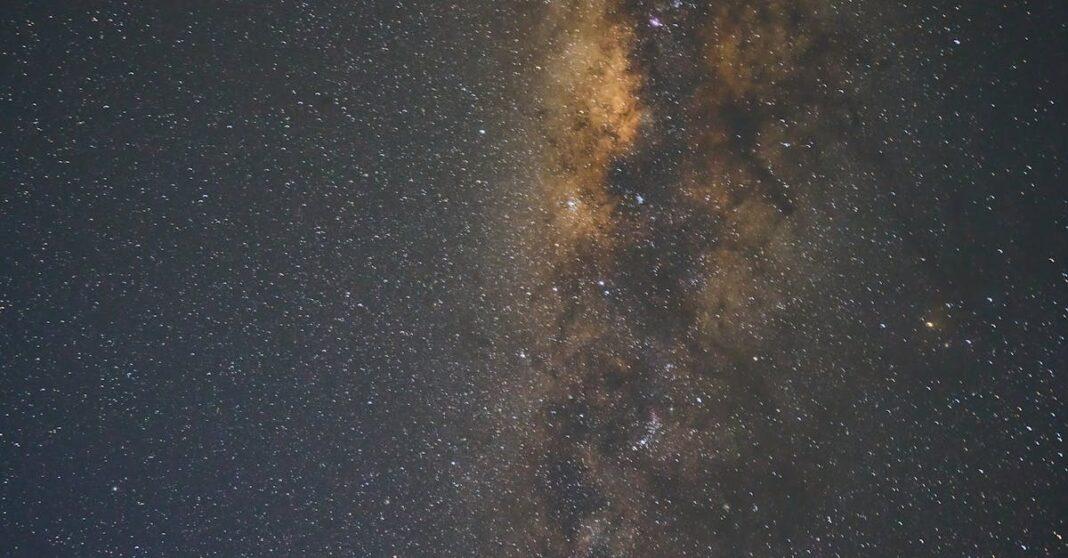 découvrez comment la culture et l'univers s'entremêlent dans cosmos culture : articles et ressources sur l'astronomie, la science et leur impact sur la société contemporaine.