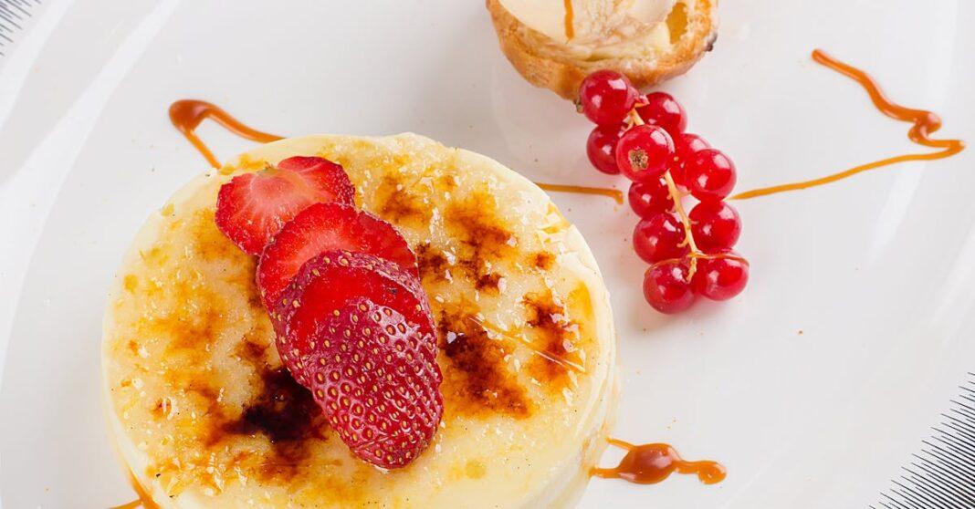 découvrez comment préparer facilement un coulis de fruits frais pour sublimer vos desserts. idées de recettes, astuces de préparation et conseils pour réussir un coulis maison savoureux.