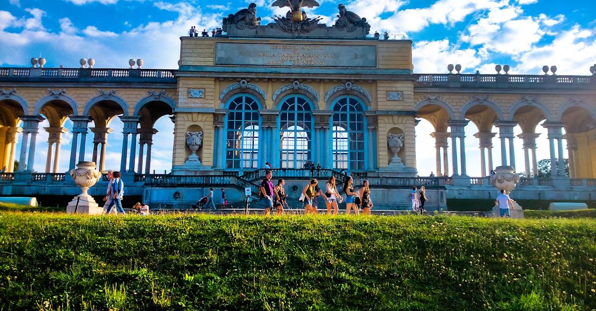 découvrez tout ce qu’il faut savoir sur les jardins : conseils d’aménagement, idées déco, astuces d’entretien et inspirations pour créer un espace extérieur verdoyant et accueillant.