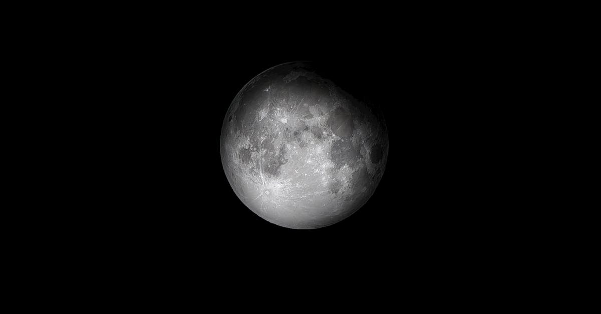 découvrez la lune, unique satellite naturel de la terre : origines, caractéristiques, phases et son influence sur la vie et les marées.