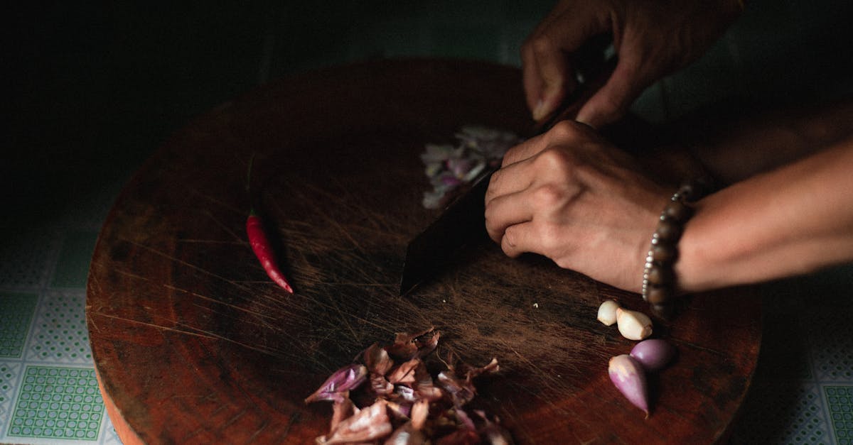 découvrez tout sur les shallots : saveur, utilisation en cuisine, bienfaits nutritionnels et astuces pour bien choisir et conserver cet ingrédient incontournable.