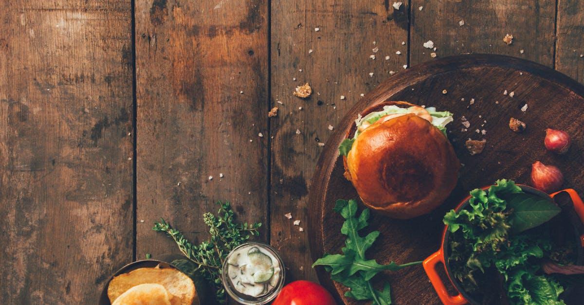 découvrez tout sur les shallots, aussi appelés échalotes : origine, bienfaits, recettes et astuces pour les cuisiner et les intégrer dans vos plats préférés.