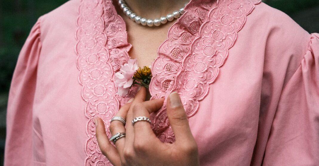 découvrez tout sur les camélias : variétés, conseils de plantation et d'entretien, floraison et astuces pour sublimer votre jardin avec ces magnifiques arbustes à fleurs.