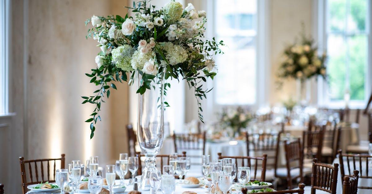 découvrez tout ce qu'il faut savoir sur les hortensias : conseils de plantation, entretien, variétés et astuces pour sublimer votre jardin avec ces fleurs colorées et élégantes.