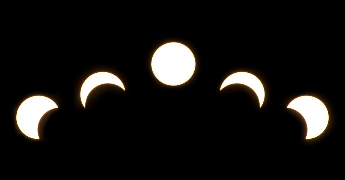 découvrez tout sur les cycles lunaires : leur signification, les différentes phases de la lune et leur impact sur la nature et votre vie quotidienne. guide complet pour mieux comprendre l’influence de la lune.